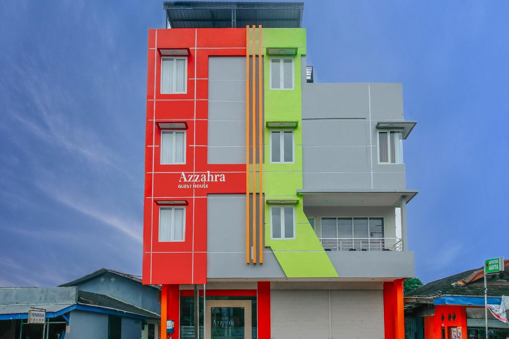 OYO 1006 Azzahra Guest House Syariah Ambon Exterior foto