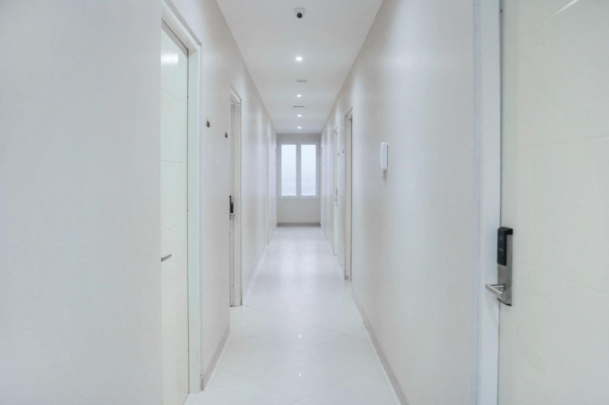 OYO 1006 Azzahra Guest House Syariah Ambon Exterior foto