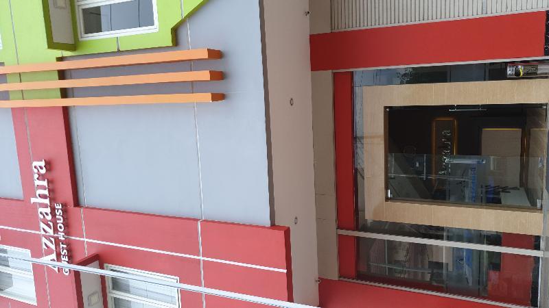 OYO 1006 Azzahra Guest House Syariah Ambon Exterior foto